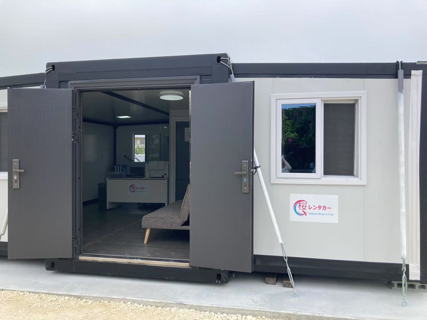 桜レンタカー 那覇空港店