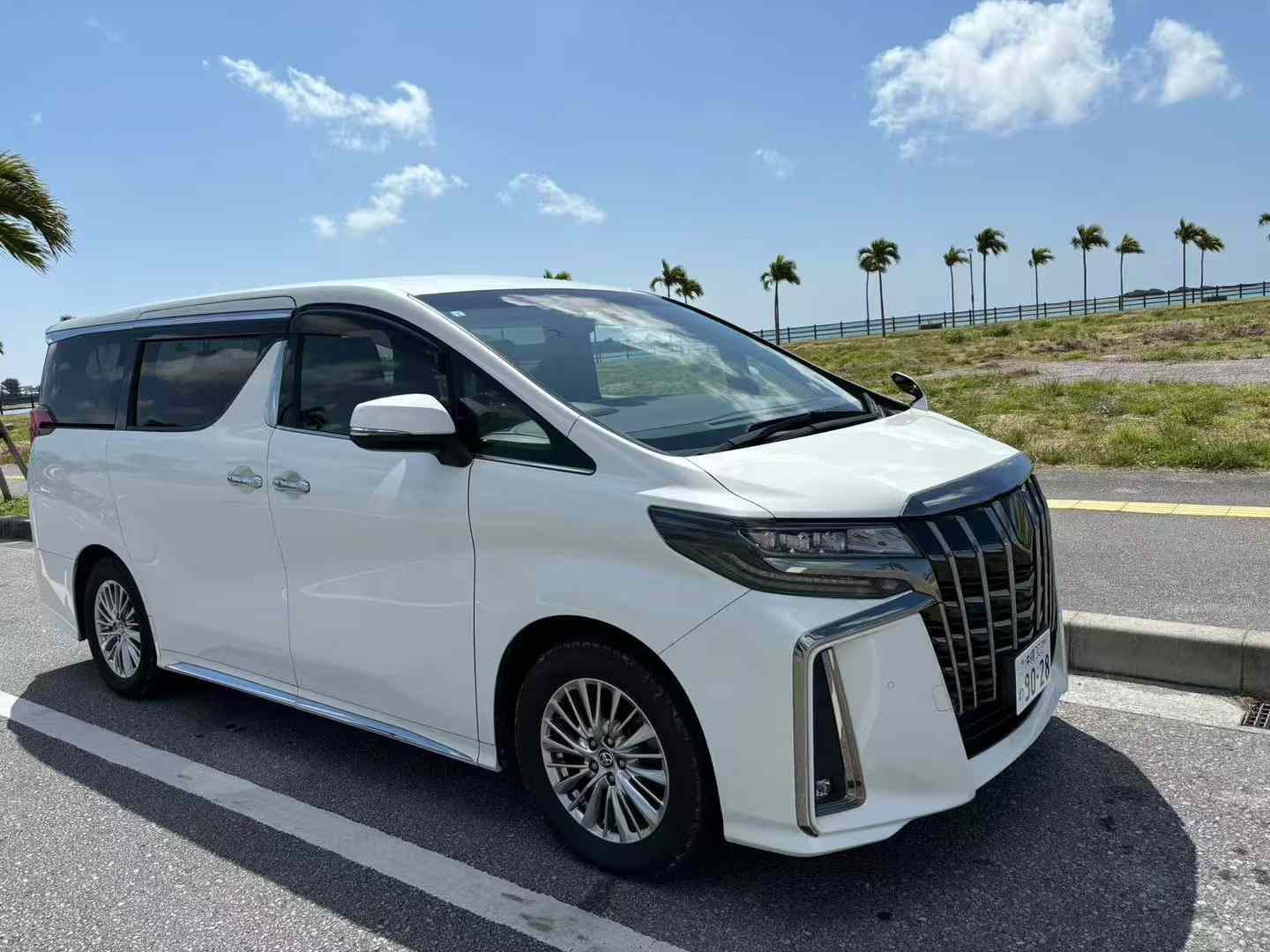 【基本保険免責付】トヨタ アルファード30系(最大7人乗り)空港無料送迎付