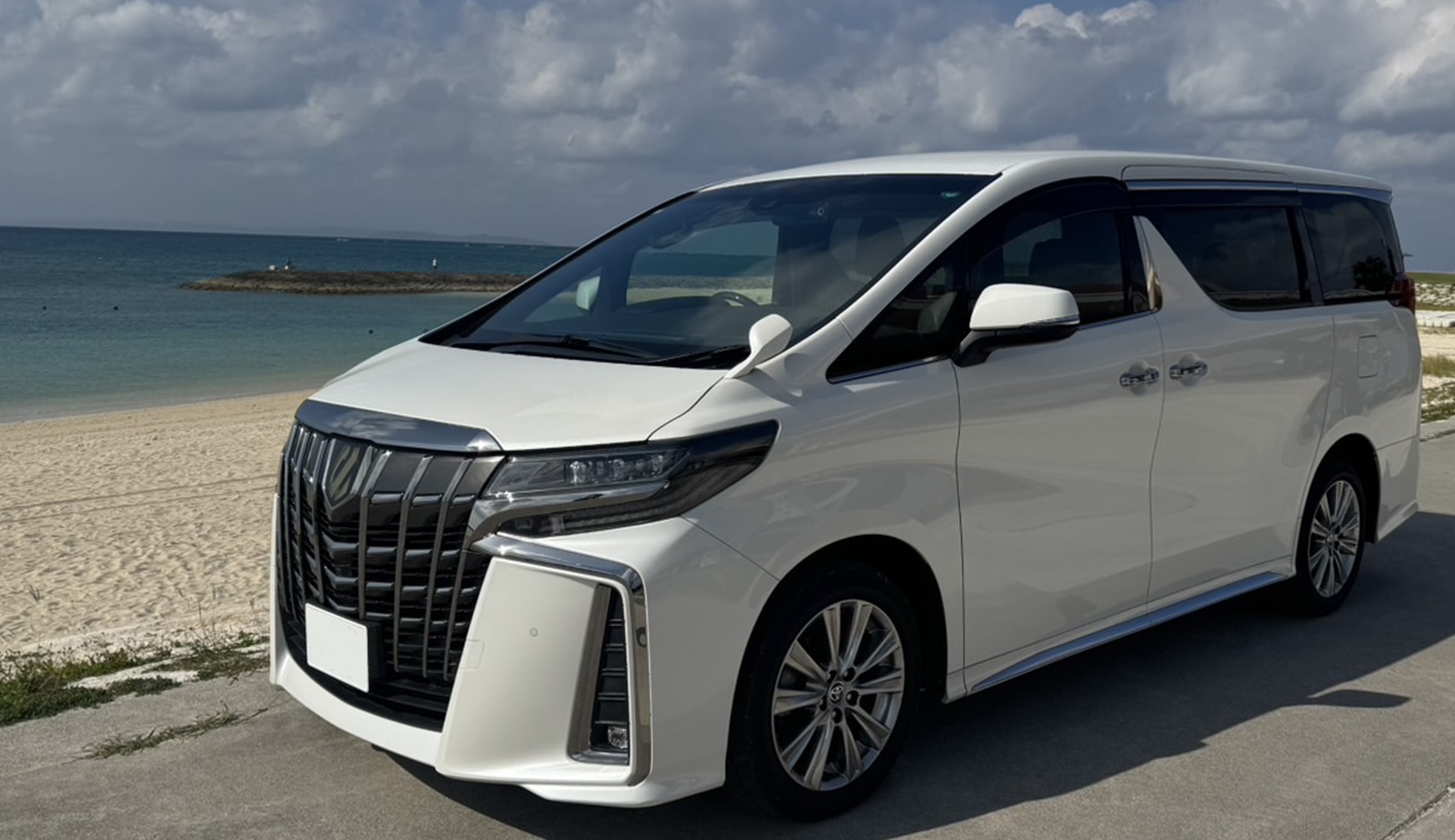 アルファード・ホワイト④■沖縄本島那覇支店　那覇空港・モノレール小禄駅