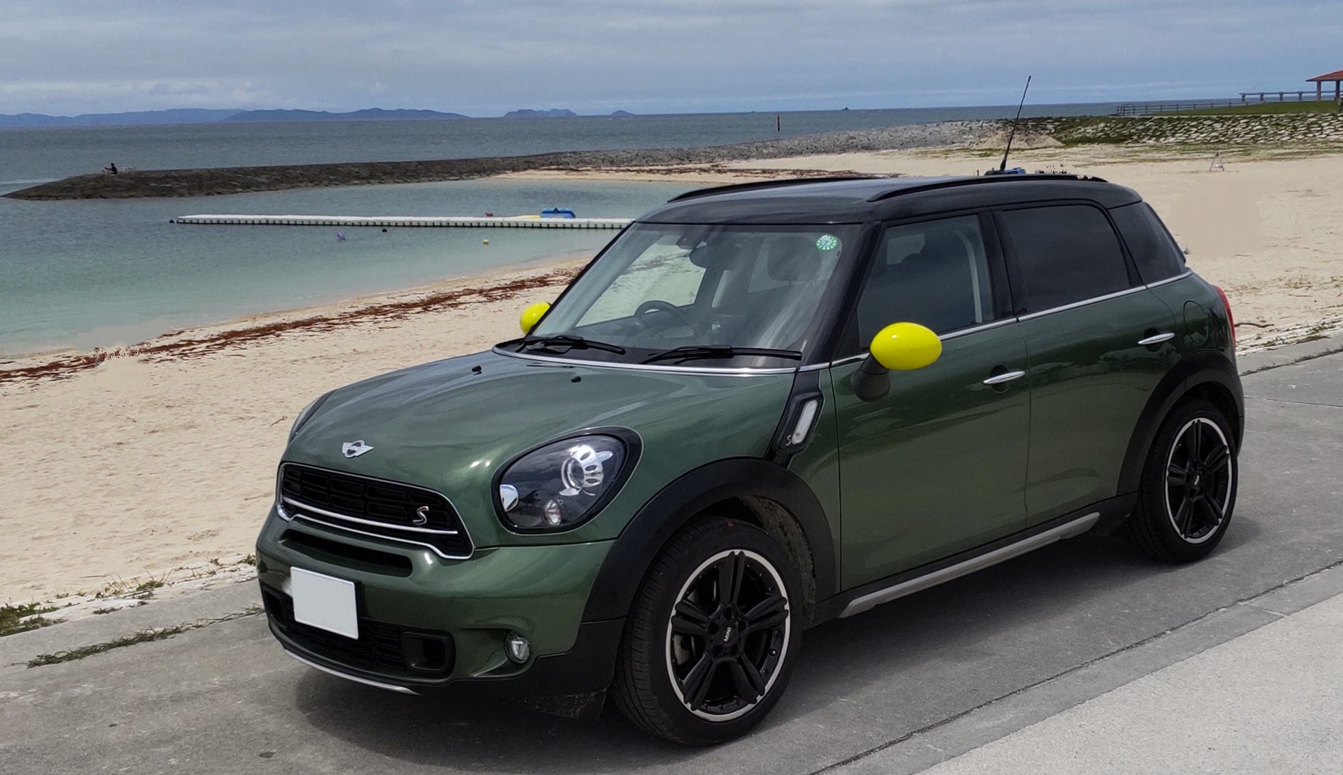 MINI クロスオーバー・ディーゼル・グリーン■沖縄本島那覇支店　那覇空港・モノレール小禄駅■
