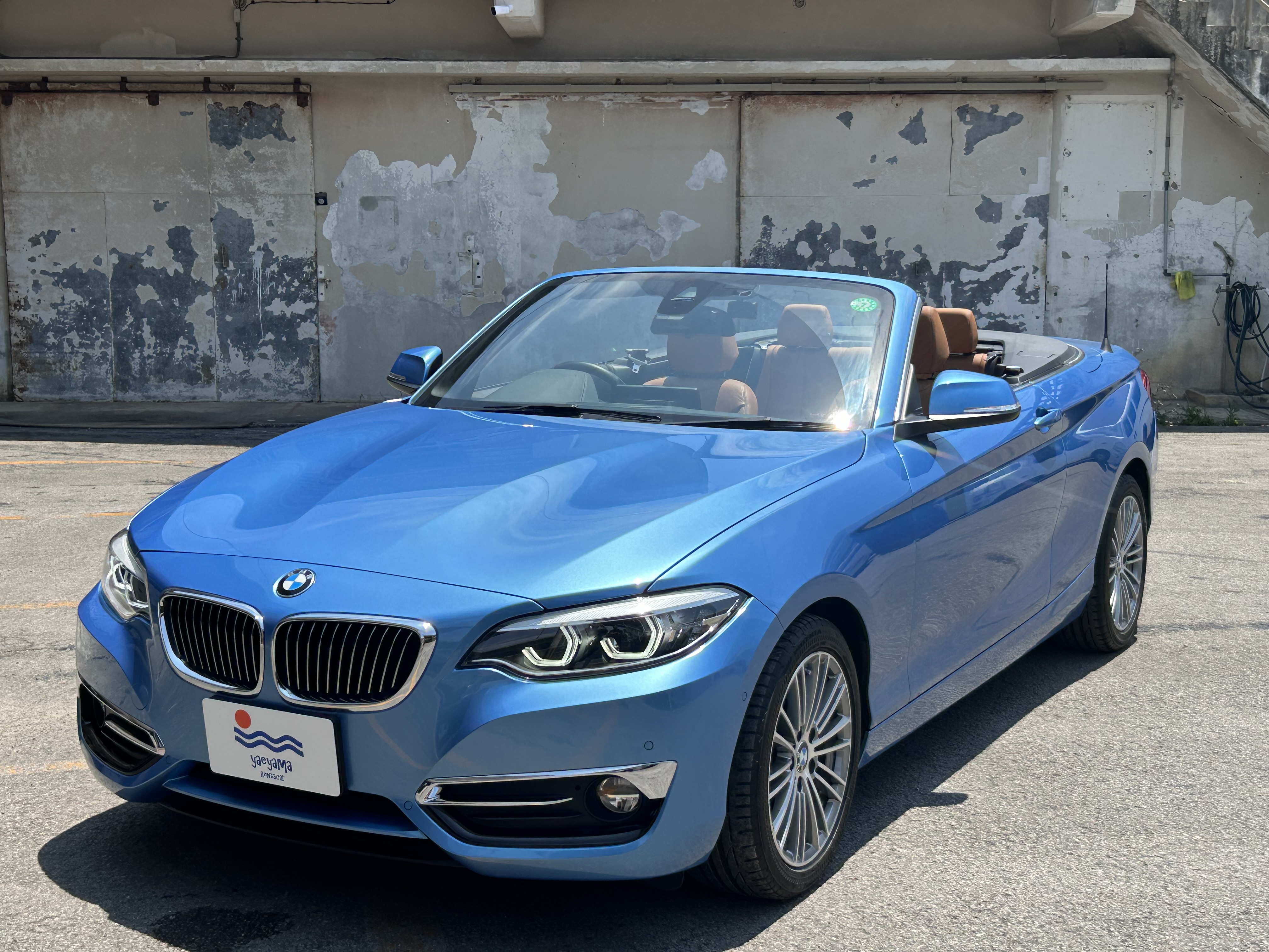 【石垣島・レンタカー】オープンタイプ自動車-ブルーBMWカブリオレ-無料送迎付き