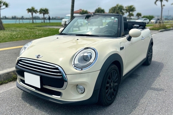 【空港送迎付き】MINIオープンカー｜4人乗り｜非日常な体験で特別な思い出に◎4-5