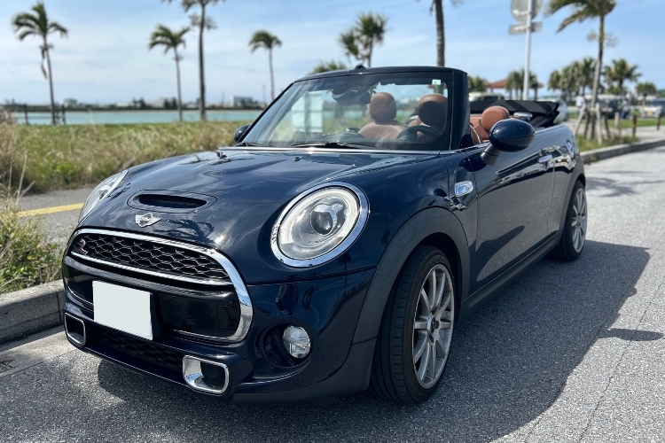 【空港送迎付き】ミニクーパー｜4人乗り｜沖縄でしか味わえないオープンカーお得で大人気のプラン！5-2