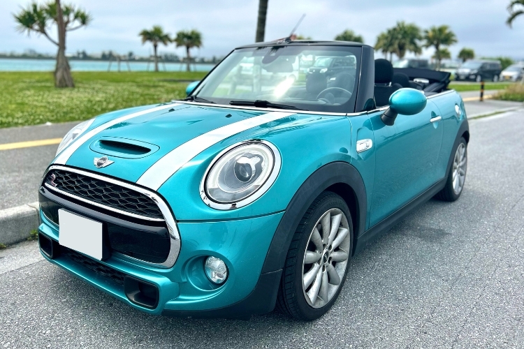 【空港送迎付き】ミニクーパー｜4人乗り｜沖縄でしか味わえないオープンカーお得で大人気のプラン！1-3