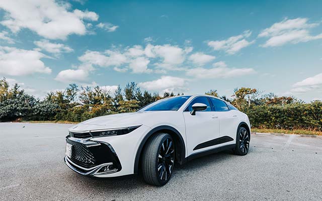 新型クラウンクロスオーバー🌺 国際通り・県庁前🌺【NOC/免責補償＆空港から無料タクシー送迎付】