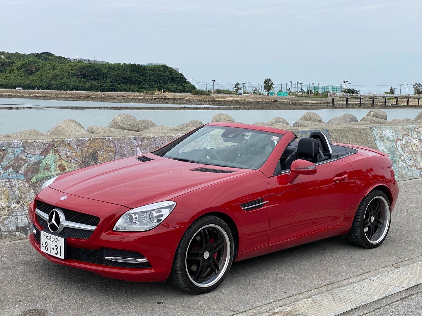 メルセデス・ベンツ　SLK180　　１泊２日１８７００円　２泊目以降半額！