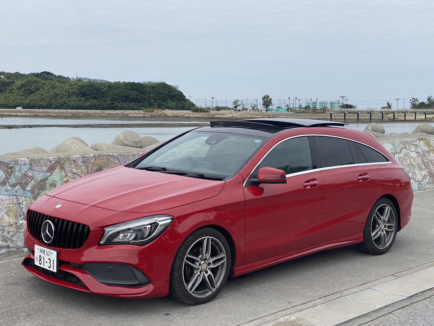 メルセデス・ベンツ　ＣＬＡシューティングブレイク　ＡＭＧ　ガラススライデングルーフ　5人乗り　1泊2